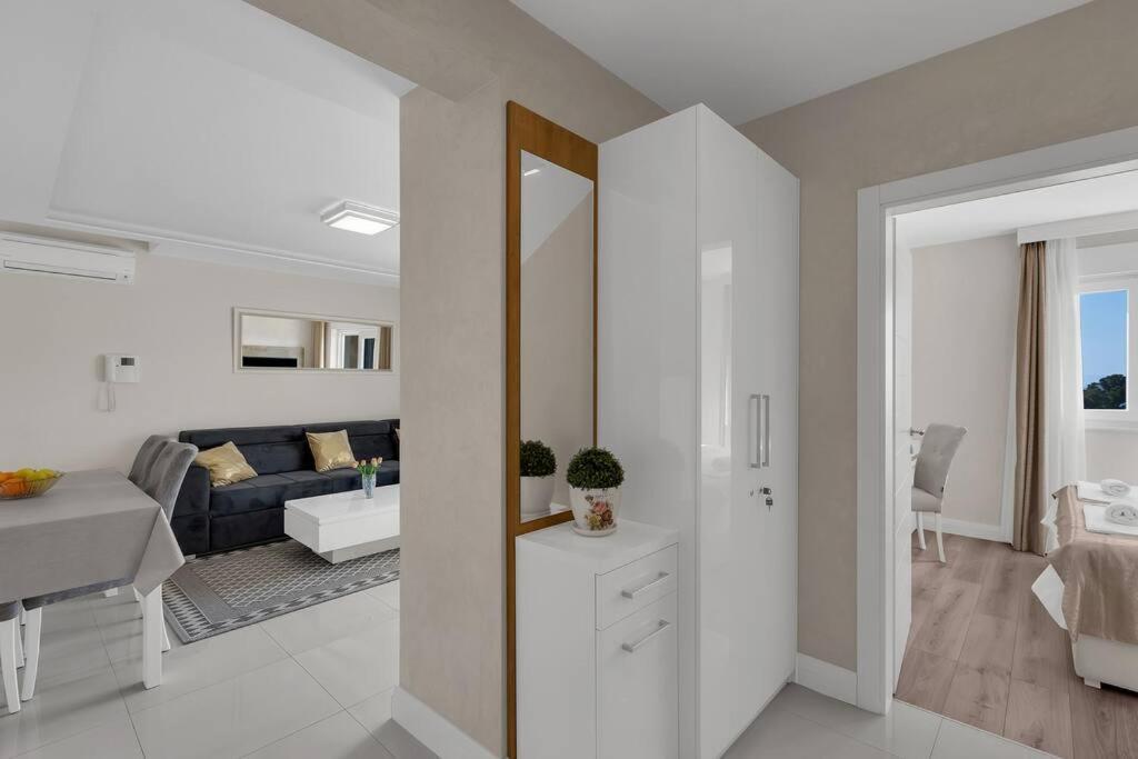 Apartment Hrvoje -Nur 50M Bis Zum Meer - Makarska Exklusiv Promajna Exteriér fotografie