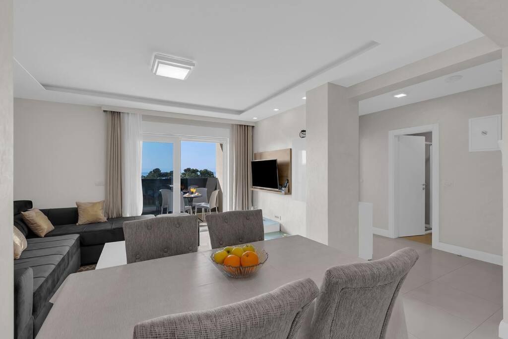 Apartment Hrvoje -Nur 50M Bis Zum Meer - Makarska Exklusiv Promajna Exteriér fotografie