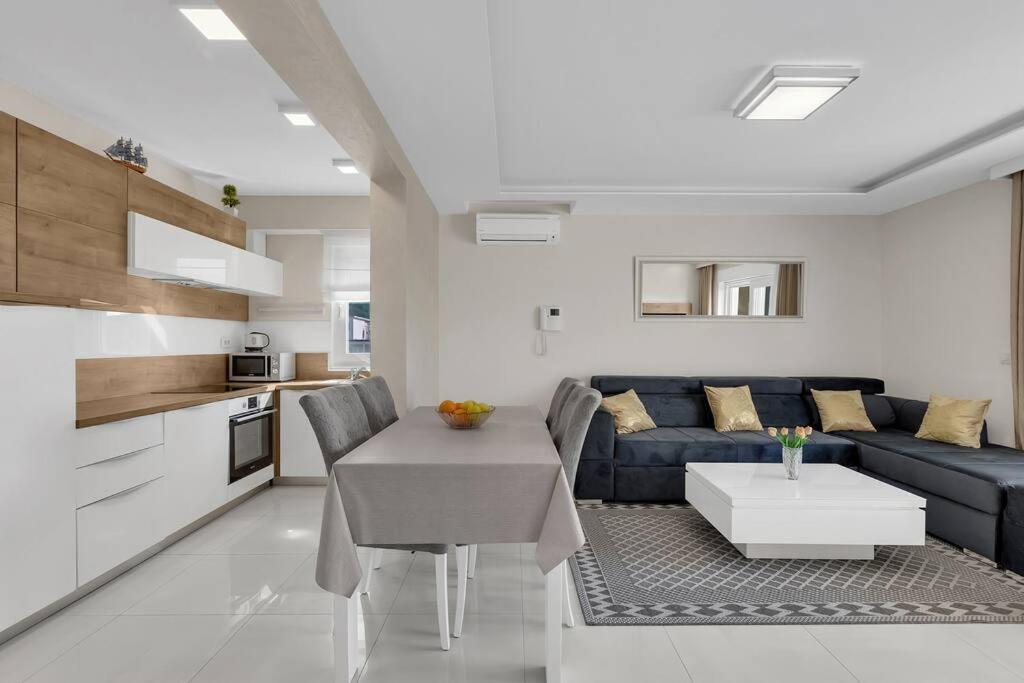 Apartment Hrvoje -Nur 50M Bis Zum Meer - Makarska Exklusiv Promajna Exteriér fotografie